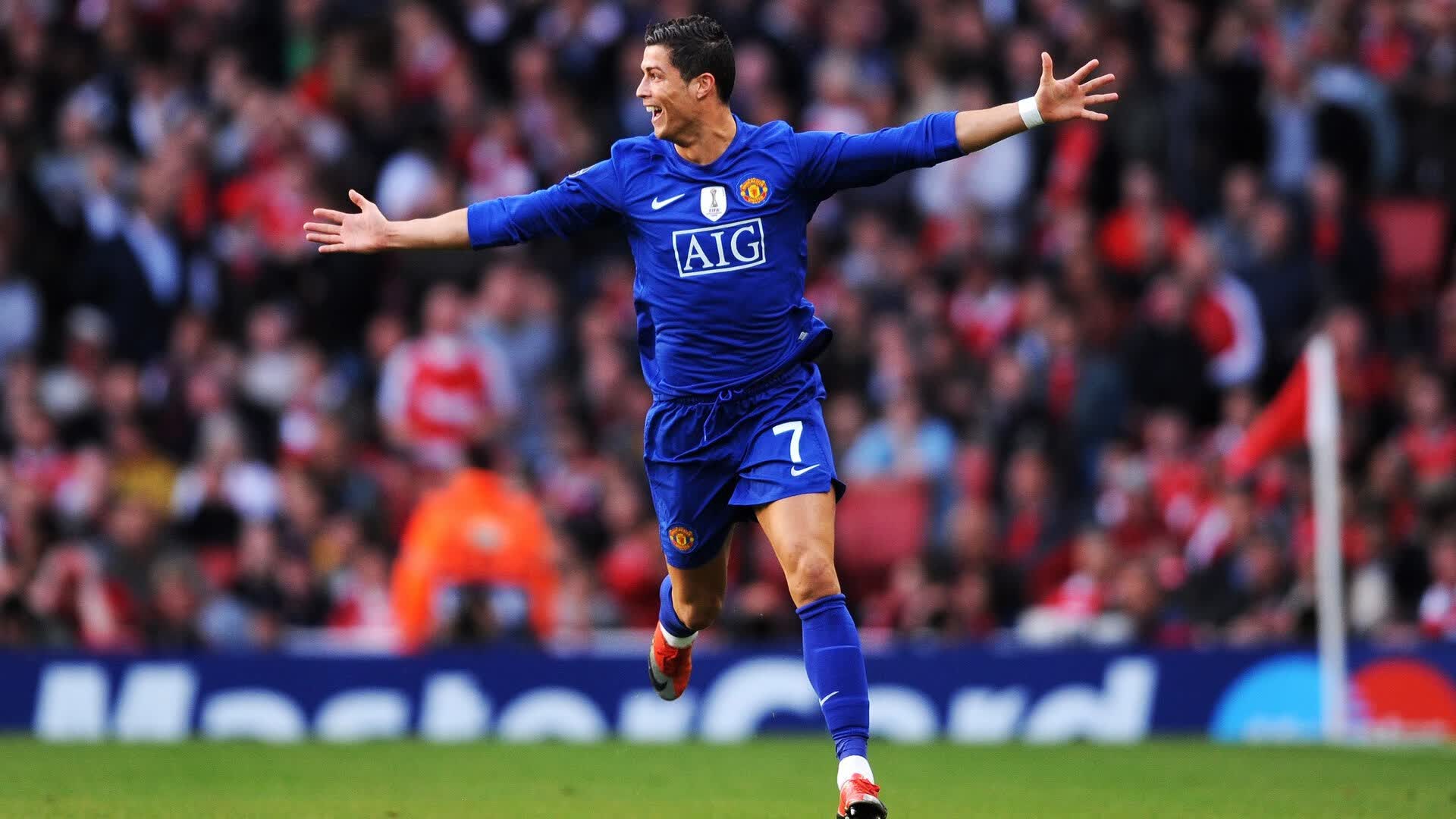 开云足球体育-怒摔水瓶与场边咆哮，一场比赛背后的情绪失控，怒摔水瓶与场边咆哮，情绪失控背后的比赛真相